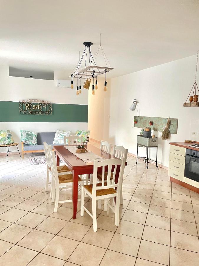 Finestra Sul Borgo Apt. Acquarica del Capo Buitenkant foto